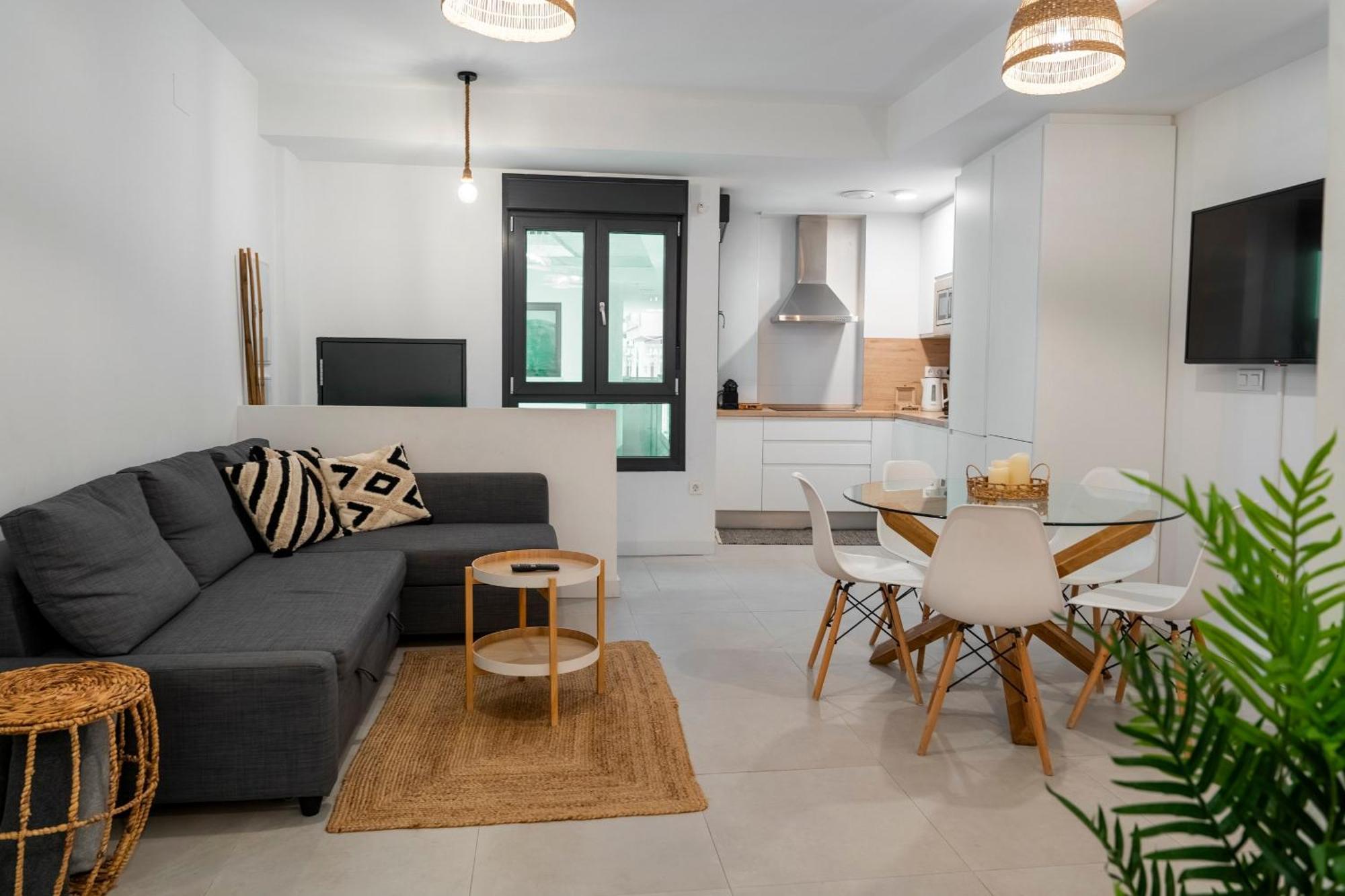 Apartment Andrea In Malaga Center Екстериор снимка